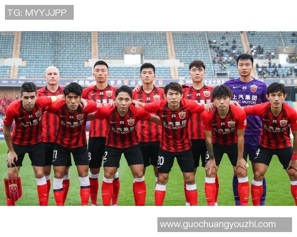 2017年上港足球队员表现回顾与赛季亮点分析