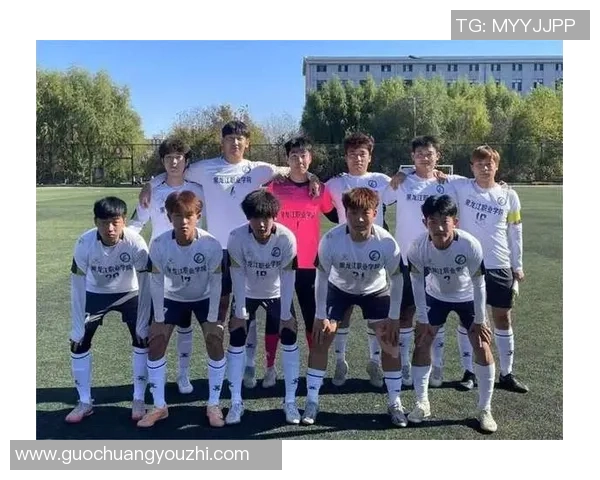 东方体育足球队奋勇争先力争佳绩展现团队精神与拼搏风采